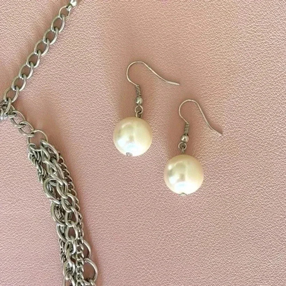 Pink & Cream Colored Tulle Flower Statement Necklace Set w/ Pearl Drop Earrings - Picture 6 of 11